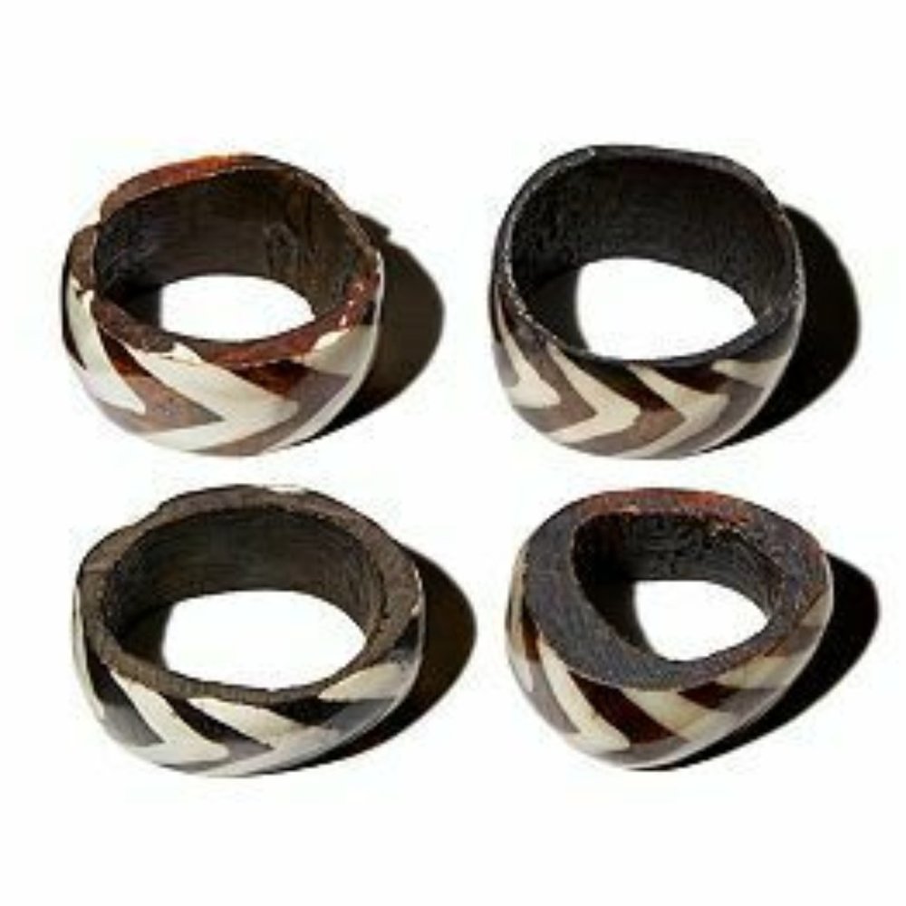 TO THE MARKET Made in Kenya Wavy Cow Bone Set of 4 Napkin Rings - Brown / White